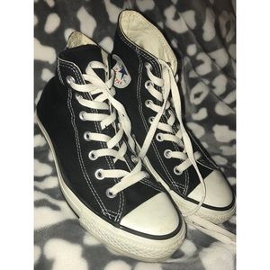 Black/ White high top converse